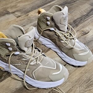 NEW W/O BOX Hoka Anacapa Mid Boots Dune / Lilac Marble the WOMEN'S SIZE 10.5